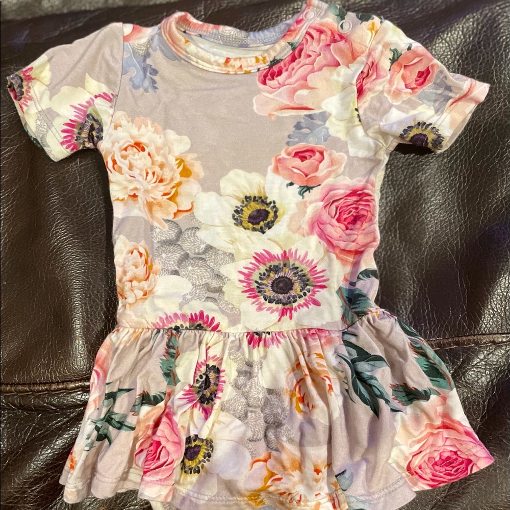 Posh Peanut onesie 0-3 months